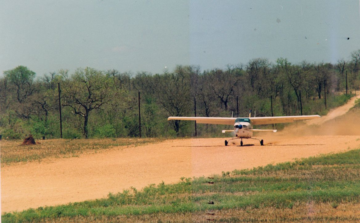 Cessna Centurion (ZS-AVB) - Landing at Ingwelala, South Africa.