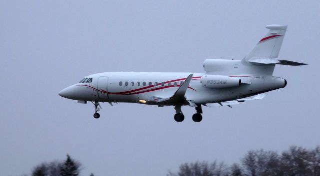 Dassault Falcon 900 (N993AM) - On final is this 2012 Dassault Falcon 900EX photographed in a light drizzle in the Autumn of 2019.