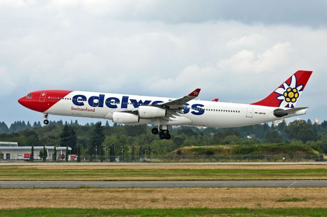 Airbus A340-300 (HB-JMD)