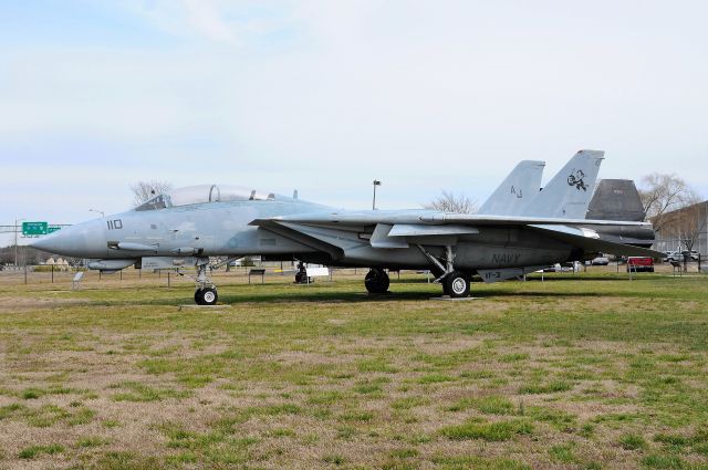 Grumman F-14 Tomcat —