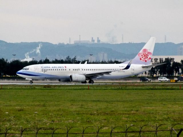 Boeing 737-800 (B-18617)