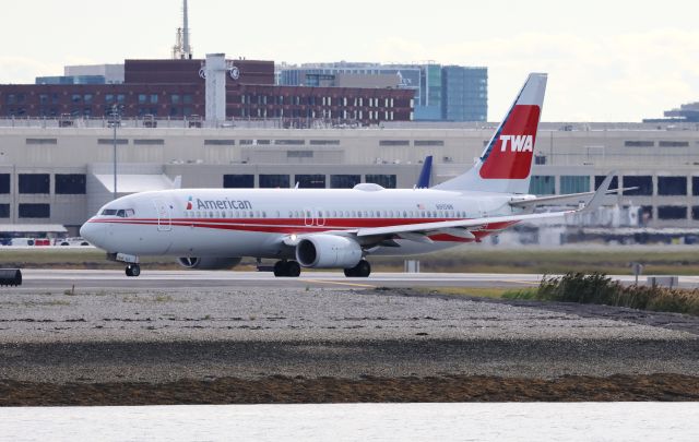 Boeing 737-800 (N915NN)
