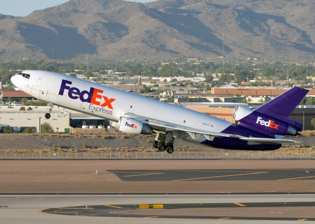 McDonnell Douglas DC-10 (N316FE)