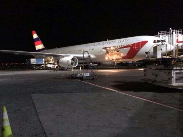 BOEING 767-300 (N254MY)