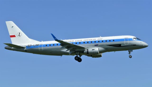 Embraer 175 (SP-LIM) - Photo taken on May 10, 2021