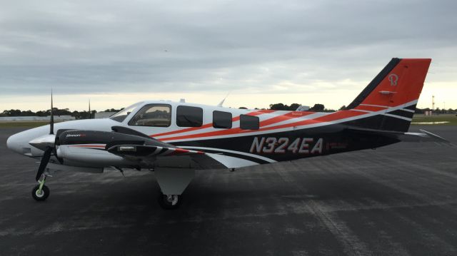 Beechcraft Baron (58) (N324EA)