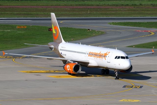 Airbus A320 (SX-SOF)