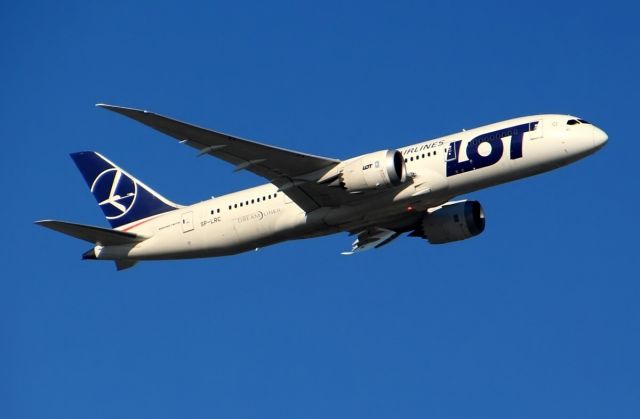 Boeing 787-8 (SP-LRC)