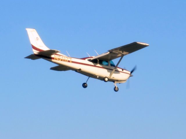 Cessna Skylane (N5117T) - Landing runway 16 on a busy Friday afternoon.