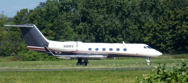 Gulfstream Aerospace Gulfstream IV (N454FX) - Taxiing for departure is this 2015 Gulfstream Aerospace GIV-X (G450) in the Summer of 2023.