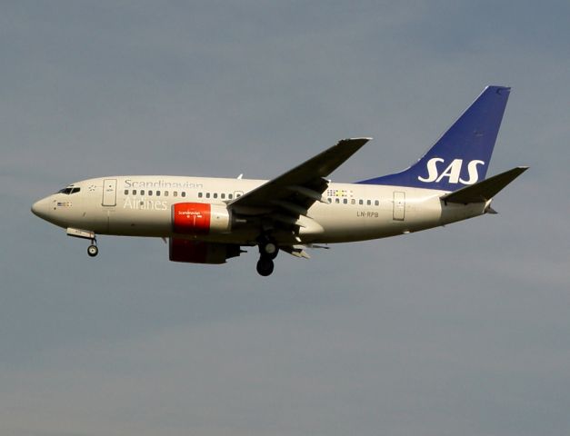 BOEING 737-600 (LN-RPB)