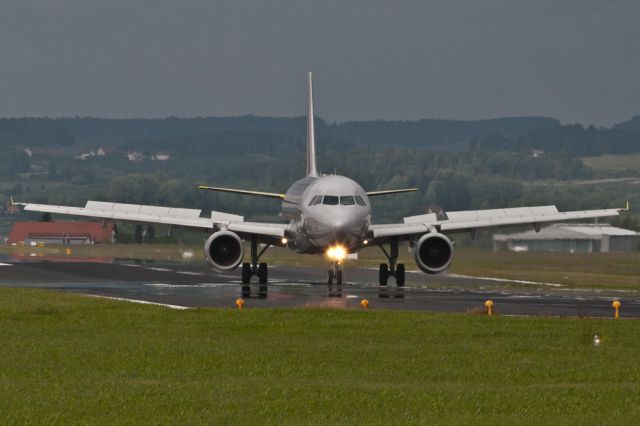 Airbus A319 (D-AKNK)