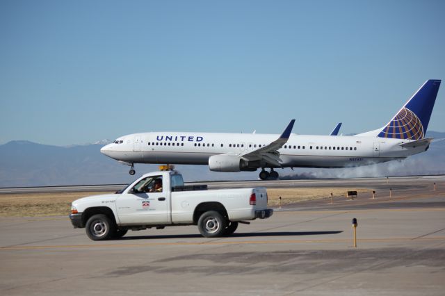 Boeing 737-900 (N27421)