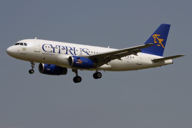 Airbus A319 (5B-DCF)
