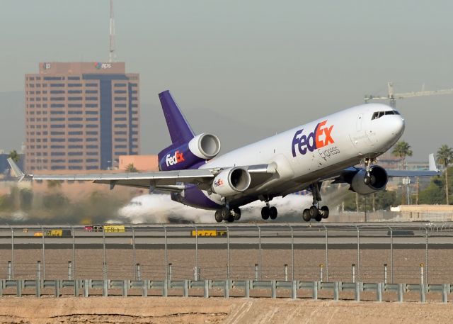 Boeing MD-11 (N589FE)