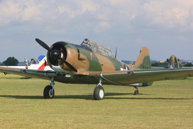 North American T-6 Texan (F-AZAU) - North American T 6G-1-NH Texan n° 182-800 , Cambrai-Niergnies Airfield (LFYG)