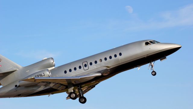 Dassault Falcon 900 (F-GPNJ)