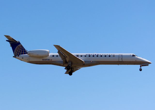 Embraer ERJ-145 (N14938) - At Shreveport Regional. 1997 Embraer EMB-145EP