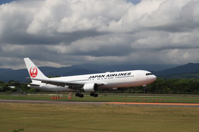 BOEING 767-300 (JA657J) - August 1st 2020:HND-HKD.