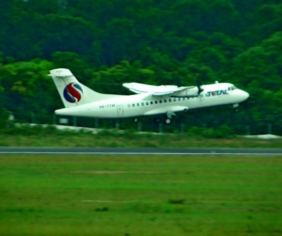 Aerospatiale ATR-42-300 (PR-TTM)