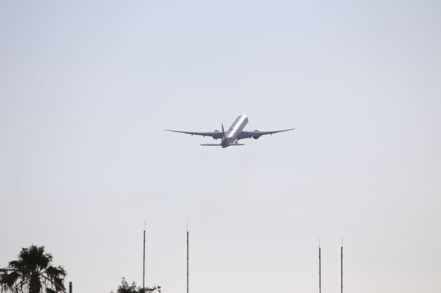 BOEING 777-300ER (G-STBD)