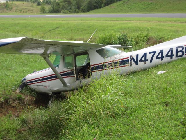 Cessna Skyhawk (N4744B)