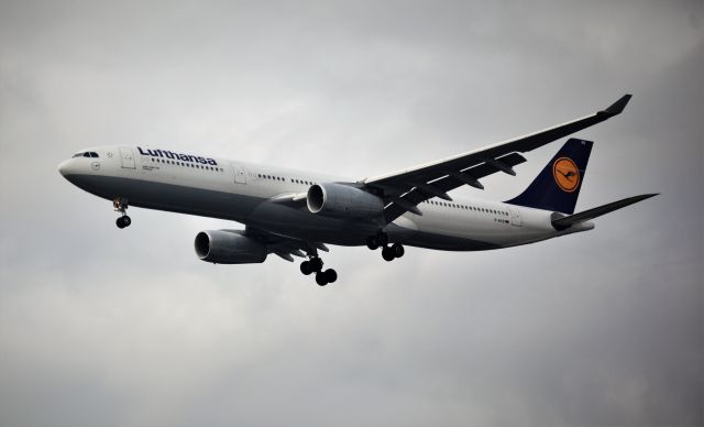 Airbus A330-300 — - FRA-SEA  1-10-2021