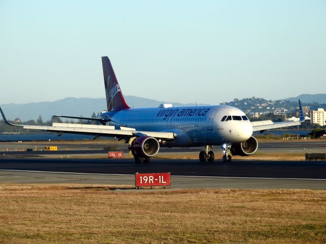 Airbus A320 (N286VA)