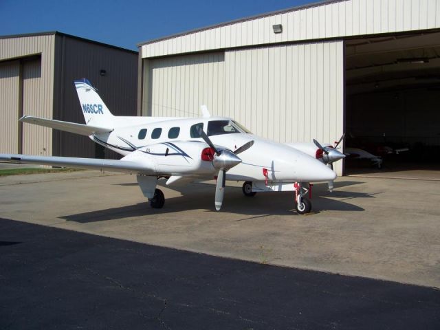 Beechcraft Duke (N68CR)