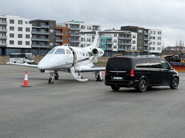 Embraer Phenom 100 (N1111X)
