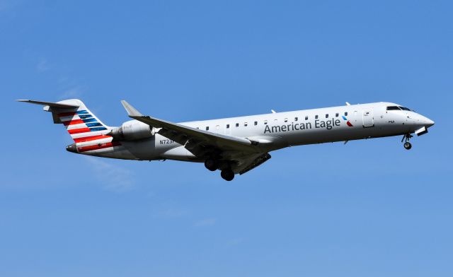 Canadair Regional Jet CRJ-700 (N723PS)