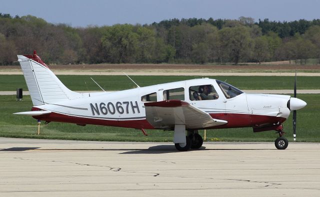 Piper Cherokee (N6067H) - Whiteside Co. Airport KSQI 27 April 2023br /This guy is a new visitor to our airport.br /Gary C. Orlando Photo