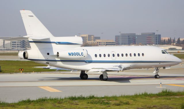 Dassault Falcon 900 (N900LC)