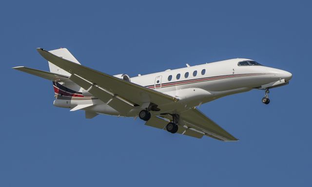 Cessna Citation Latitude (N572QS) - Runway 02L arrival @KDPA.