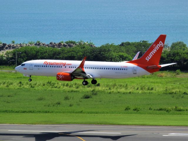 Boeing 737-800 (C-FPRP)