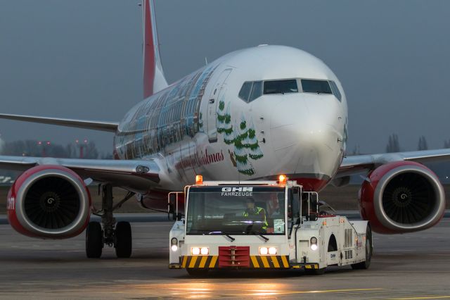 Boeing 737-800 (D-ABML)