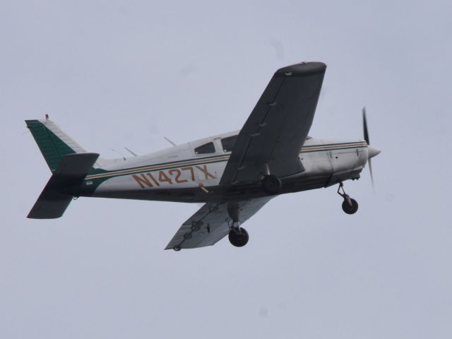 Piper Cherokee (N1427X)