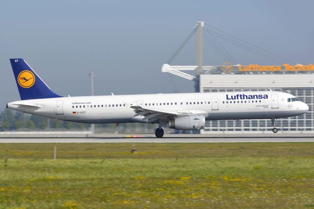 Airbus A321 (D-AIST)