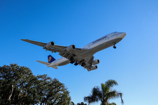 Boeing 747-200 (D-ABYM)