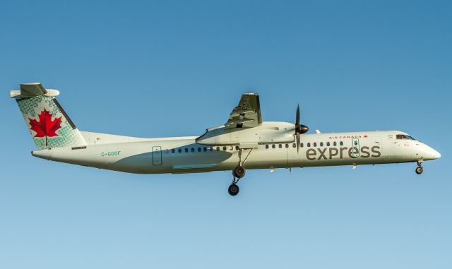 de Havilland Dash 8-400 (C-GGOF)