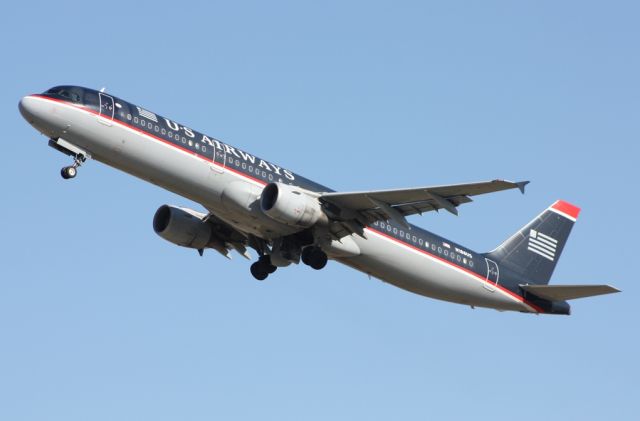 Airbus A321 (N186US) - Cactus 1697 departs runway 36C for Southwest Florida Intl