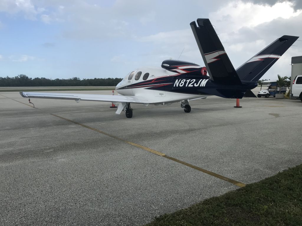Cirrus Vision SF50 (N812JM)