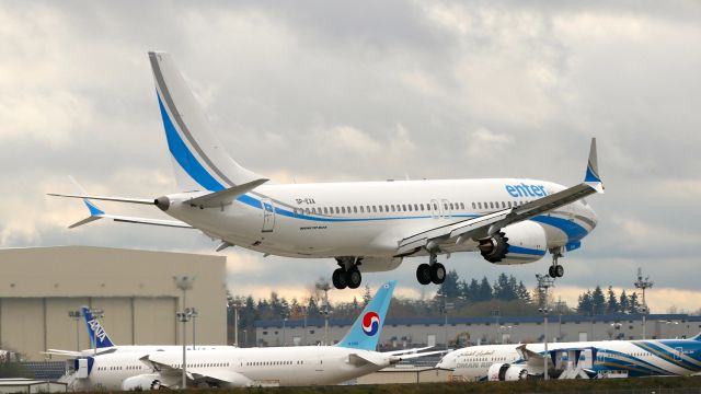 Boeing 737 MAX 8 (SP-EXA) - BOE66 on short final to Rwy 16R during a C1 flight from KBFI on 11.30.18. (ln 7210 / cn 64295). This will be the first MAX for Enter Air.