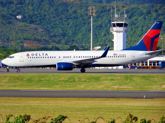 Boeing 737-800 (N376DA)