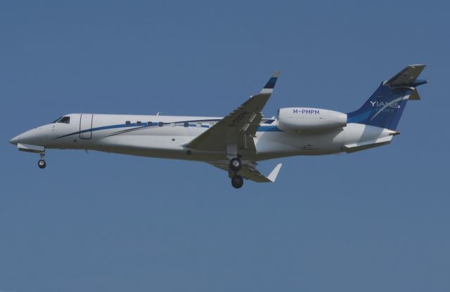 Embraer ERJ-135 (M-PMPM)