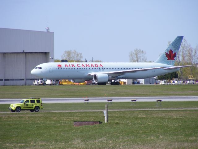 C-GEOQ — - Airport security in foreground