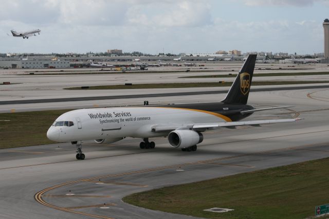 Boeing 757-200 (N462UP)