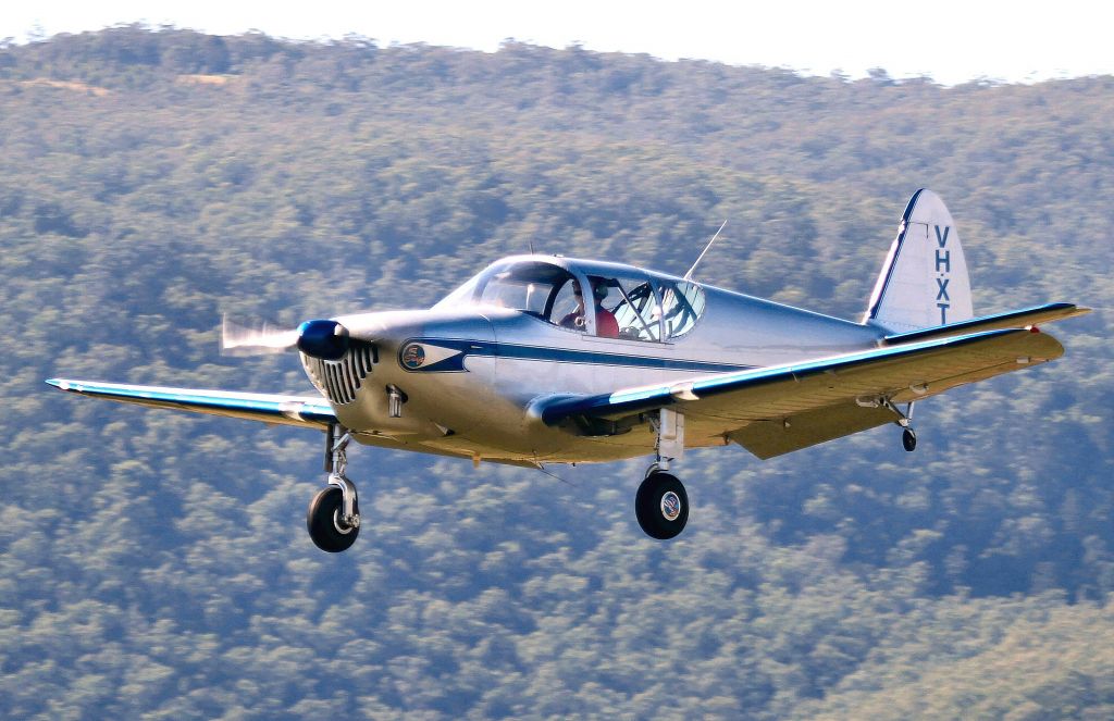 VH-XTG — - Short finals Watts Bridge Queensland flyin May 2015