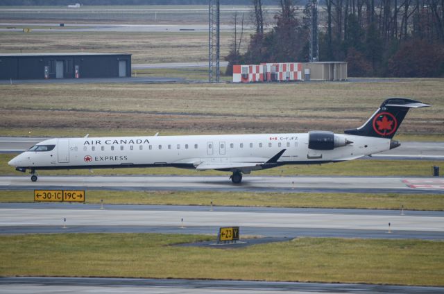 Canadair Regional Jet CRJ-900 (C-FJFZ)