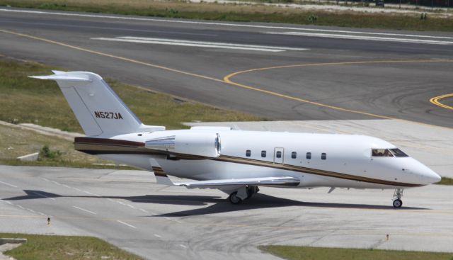 Canadair Challenger (N527JA)